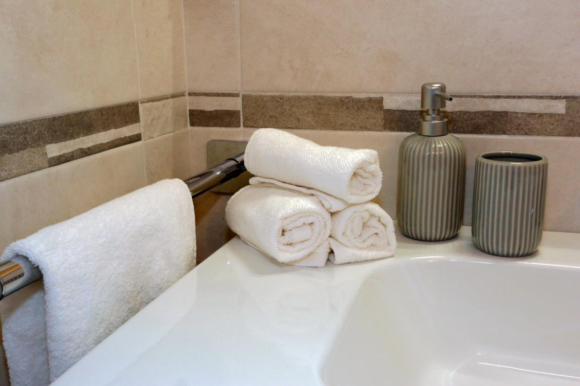 Via Roma Guest House Cherasco Luaran gambar